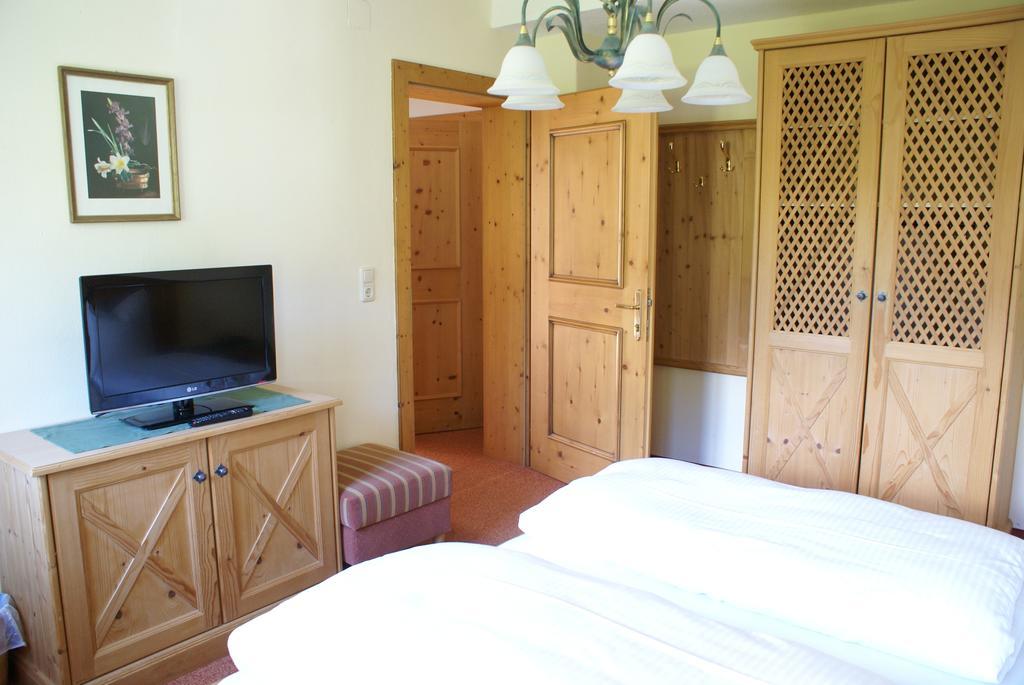 ביברוויר Hotel Zum Goldenen Loewen חדר תמונה