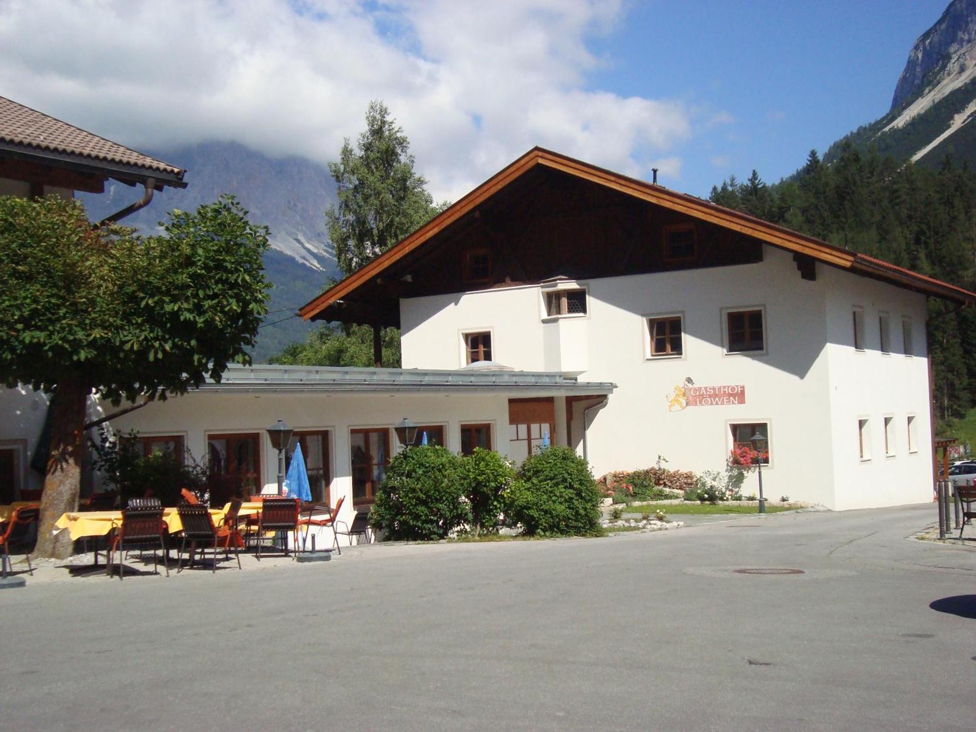 ביברוויר Hotel Zum Goldenen Loewen מראה חיצוני תמונה