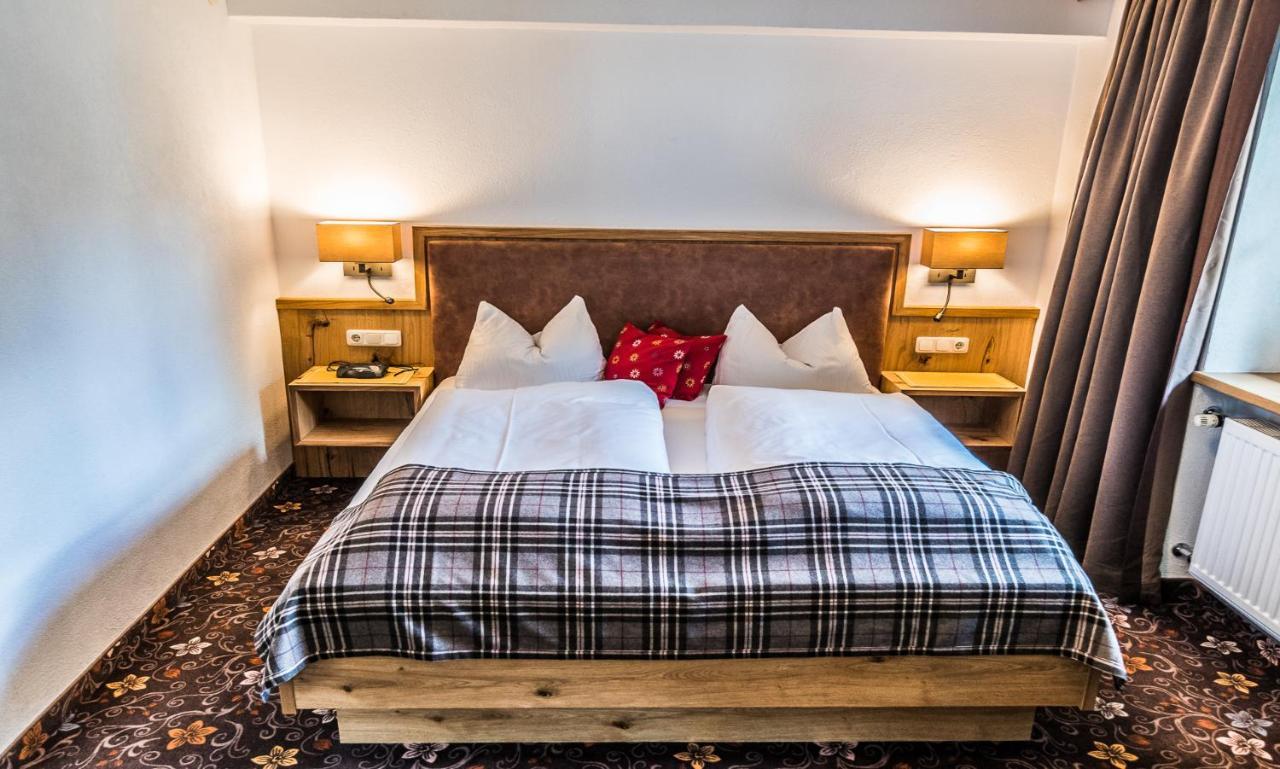 ביברוויר Hotel Zum Goldenen Loewen מראה חיצוני תמונה